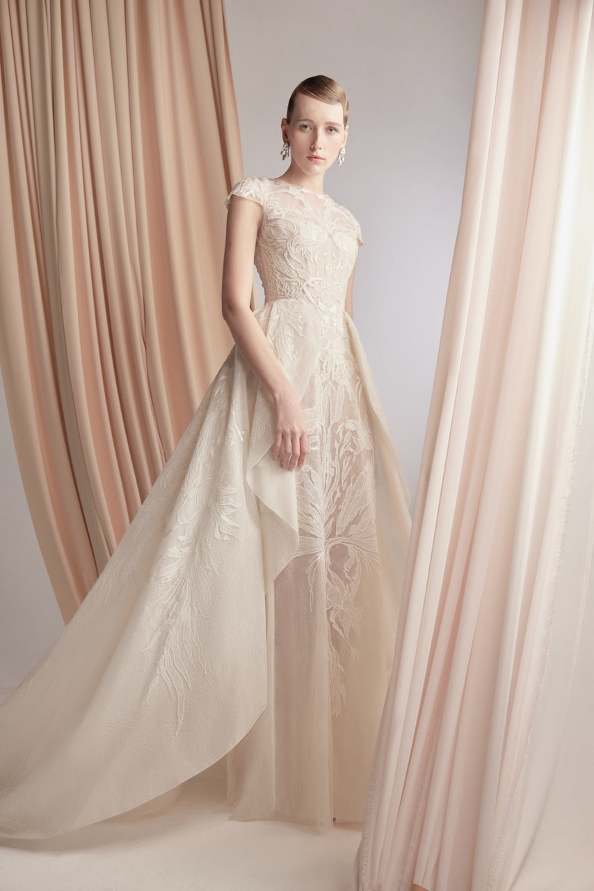 SP（エシュペー） /LINENSKIRT Ivory Cream Lace Fitted Dress with Embellished Overskirt