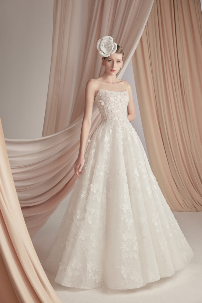 Off-White Strapless Tulle Dress with A-Line Skirt and Delicate Floral Saiid Kobeisy Online Off-White Strapless Tulle Dress with A-Line Skirt and Delicate Floral Saiid Kobeisy Online