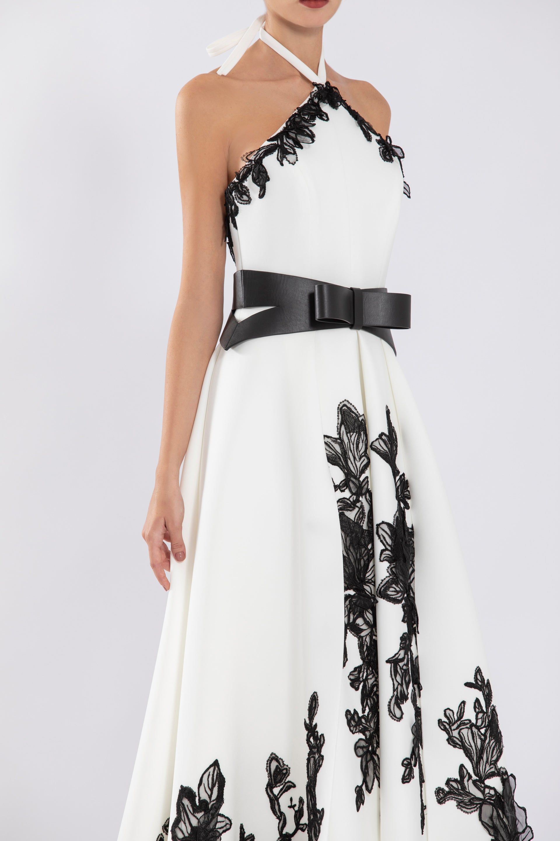 Neoprene High-Low Dress With Embroidery Offwhite / 42
