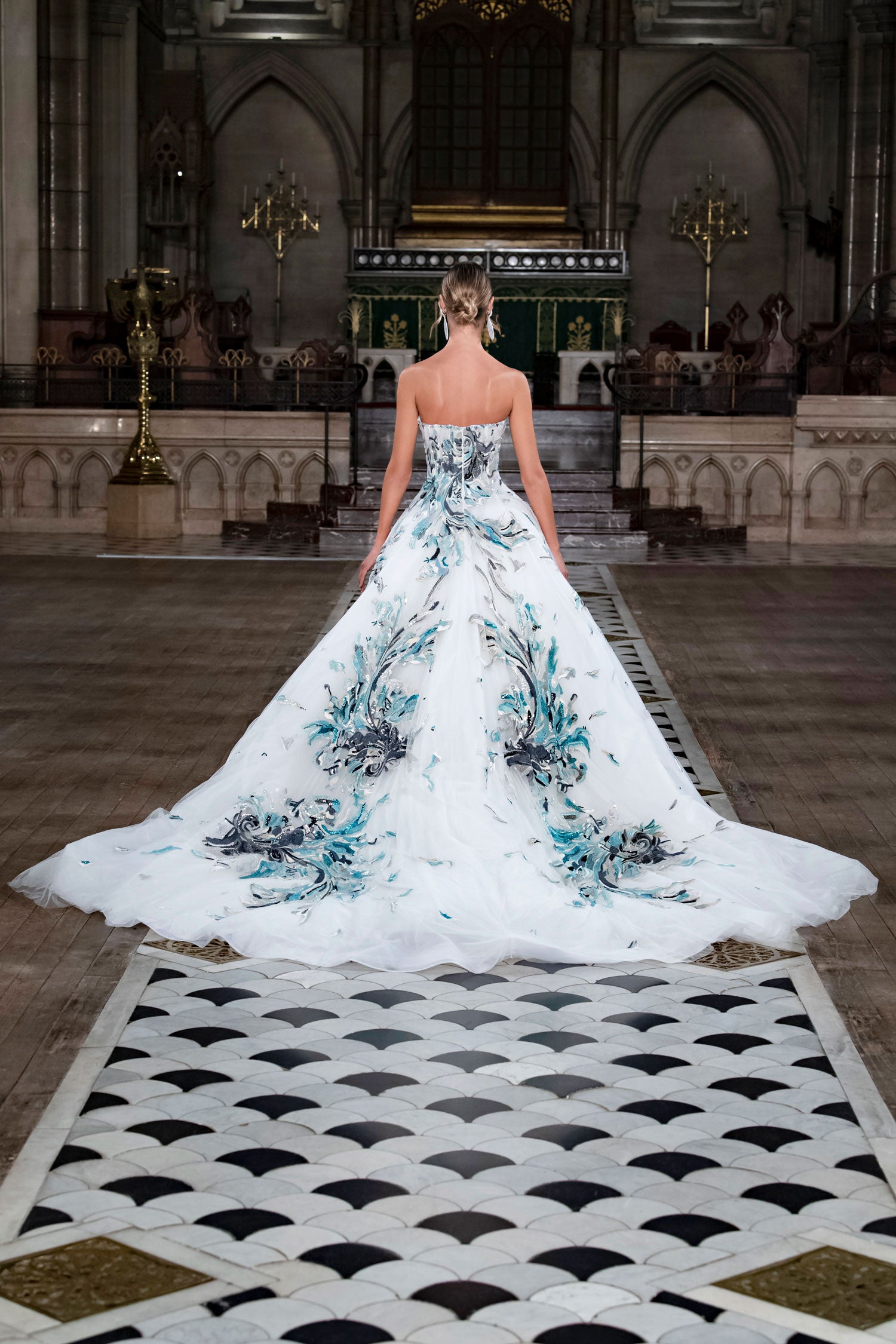 Long tulle dress with embroidery – Saiid Kobeisy Online